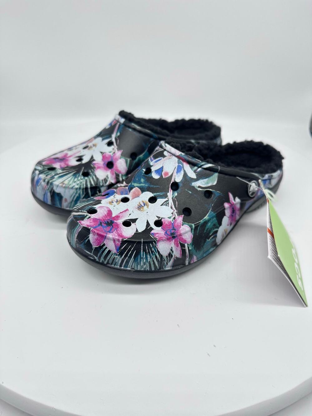 Crocs Black Floral Fur Lined Slip On Womens 5 NWT Comfort Outdoor Garden